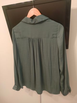 2 Camisas Sfera Satén Talla M (verde y azul)