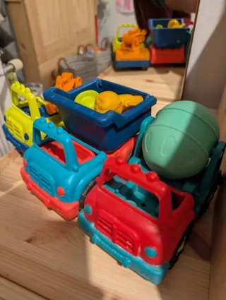 Juego de camiones de juguete