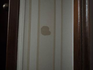 Mesa de centro de madera con tapa de cristal