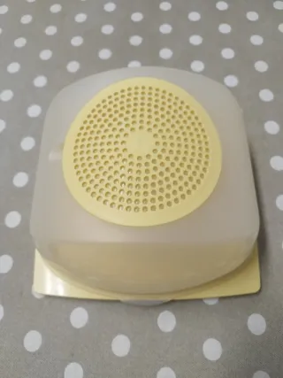 Quesera Tupperware Transparente y Amarilla