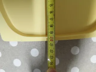 Quesera Tupperware Transparente y Amarilla