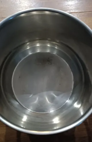 Pentola con scolapasta in metallo