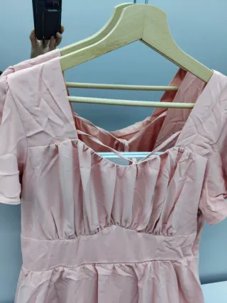 Vestido rosa volantes escote cuadrado