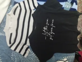 2 Tops Bershka XS.precio las dos.