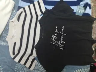 2 Tops Bershka XS.precio las dos.