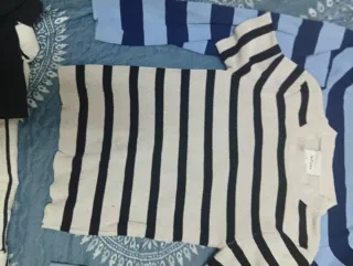 2 Tops Bershka XS.precio las dos.