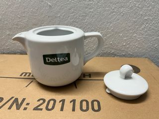 Tetera Deltea Nueva de porcelana blanca