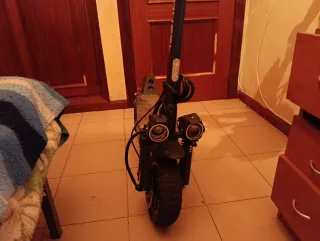 Patinete eléctrico en buen estado