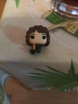 Nancy Stranger Things Kinder Joy