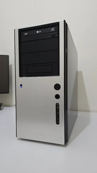 PC Xeon 2680 v4 32GB SSD