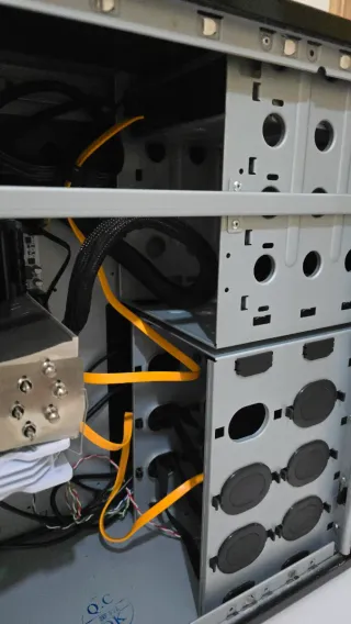 PC Xeon 2680 v4 32GB SSD