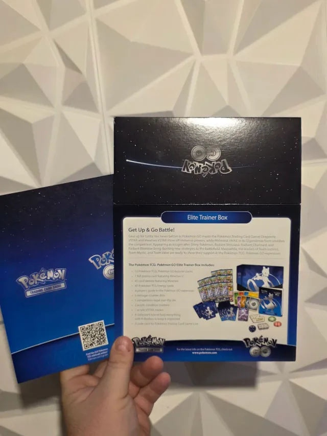 Funda ETB + Guía Jugador Pokémon GO