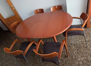 Mesa comedor transformable y sillas