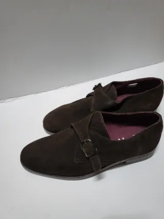 Mocasines de ante marrón con hebilla Zapp