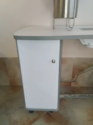 Mesa Manicura con Extractor