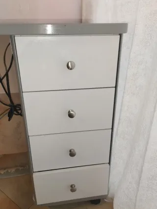 Mesa Manicura con Extractor