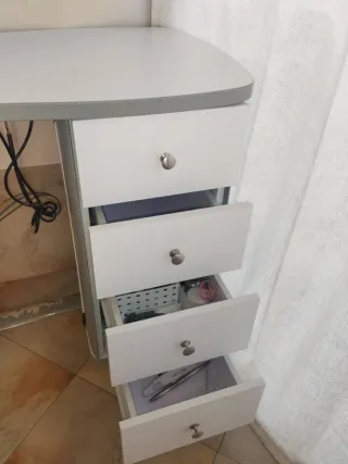 Mesa Manicura con Extractor