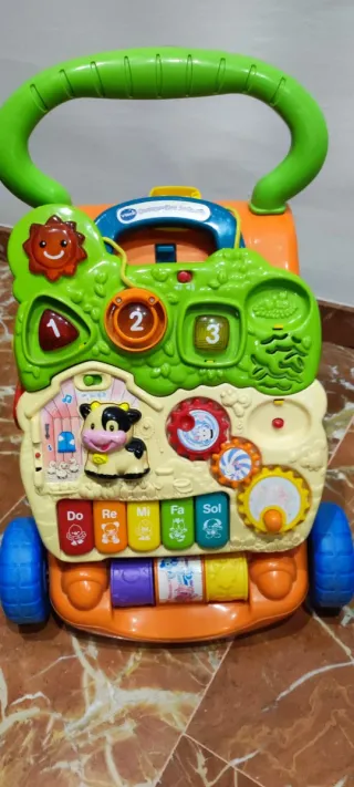 Andador correpasillos Vtech con piano