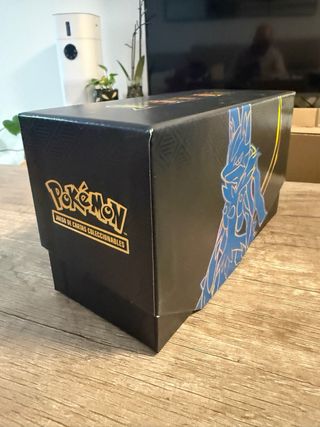 Caja Vacía ETB Pokémon Mega-Lucario - Megaevolucio