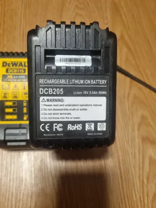 Cargador Dewalt DCB115 y Batería DCB205