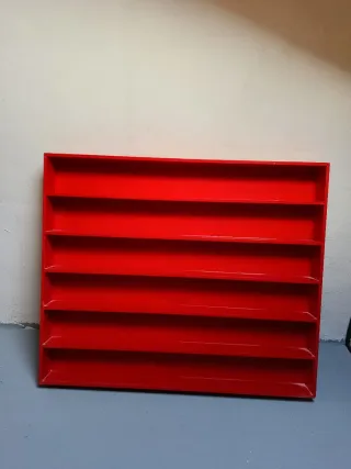 Expositor Rojo para Miniaturas