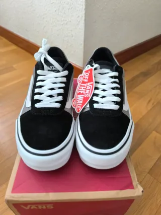 Zapatillas Vans Negras y Grises