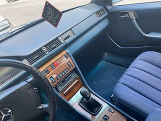 Mercedes-Benz 300 1987