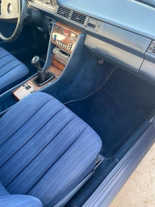 Mercedes-Benz 300 1987