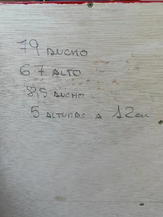 Expositor de pared para miniaturas