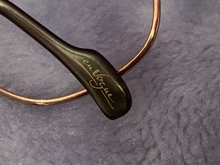 Montura Vogue metálica dorada