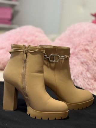 Botines beige talla 37 (un solo uso)