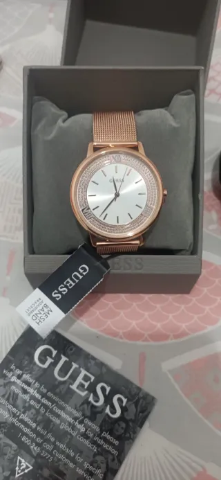Reloj Guess Mujer Dorado y Blanco