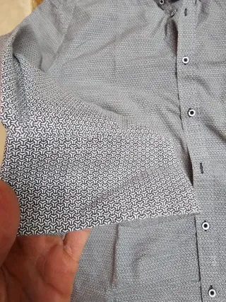 Camisa caballero RENUTY usada un día.  Costó 30 e.