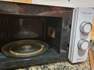 Microondas con Grill de cuarzo y de 20L