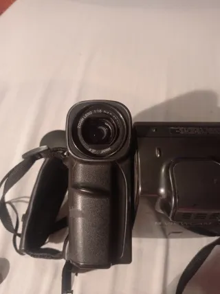 Cámara de video Sharp VL-E49