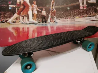 Patín Negro Ruedas Verdes