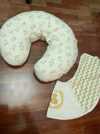 Almohada de lactancia con 2 fundas