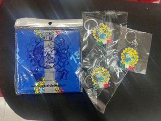 Scaldacollo e 3 portachiavi Vespa Club d'Italia