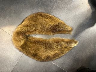 Collo pelliccia beige e marrone