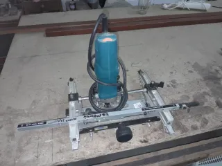 Fresadora de bisagras