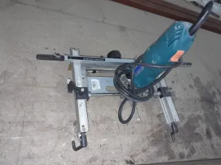 Fresadora de bisagras