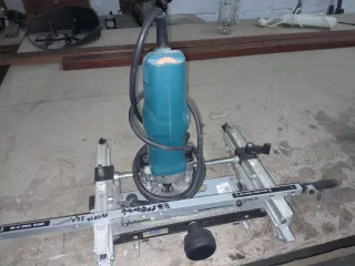 Fresadora de bisagras