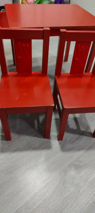 Mesa y 2 Sillas Rojas Infantiles