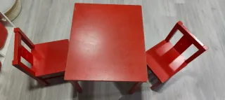 Mesa y 2 Sillas Rojas Infantiles