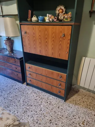 Secreter/escritorio abatible con librería