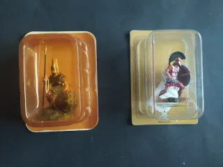 Figuras de plomo guerreros antiguos