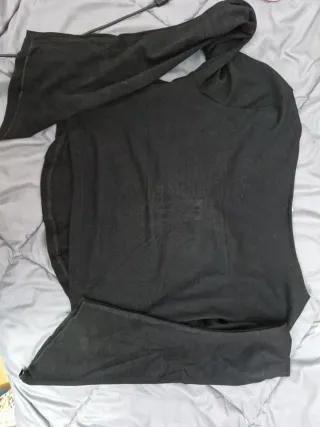 Top negro manga larga corte v