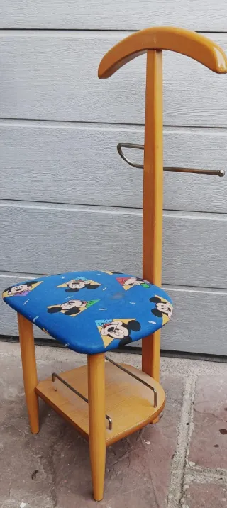 Perchero de pie con asiento Mickey Mouse