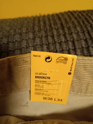 Pantalón Pana Caballero marca Lee