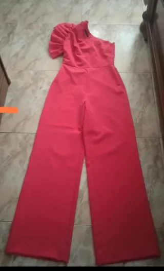 GRADUACIÓN Mono con un hombro abullonad